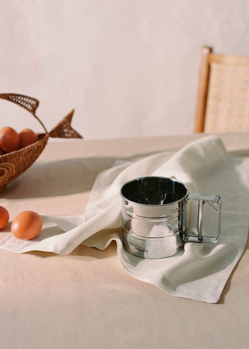 KITCHENWARE ESSENTIALS - Mehlsieb