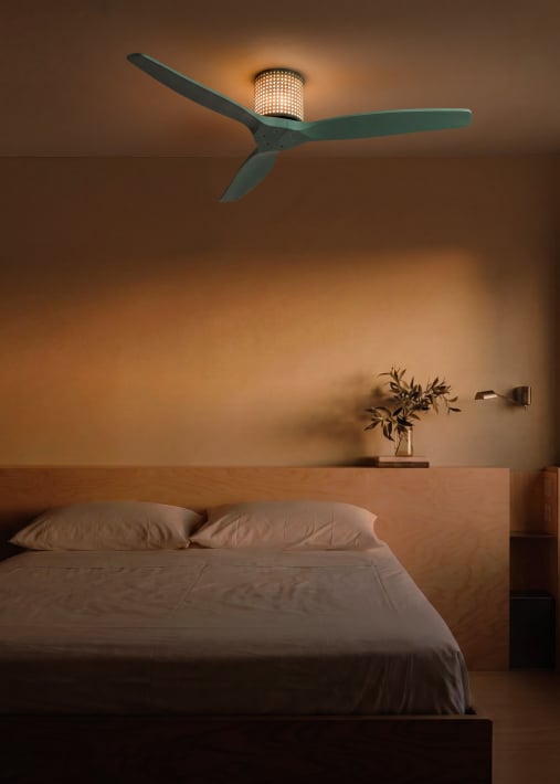 WIND CALM CUSTOM RATTAN - Deckenventilator 40W leise Ø132 cm mit LED-Licht in Körper und Lampe