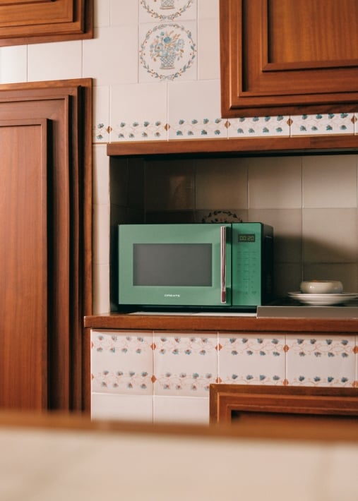 MICROWAVE STUDIO - Mikrowelle 23L mit Grill- und Backfunktion 1000W