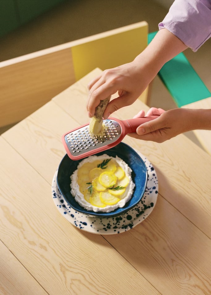 KITCHENWARE STUDIO - Kleine Küchenreibe aus rostfreiem Stahl, Galeriebild 3