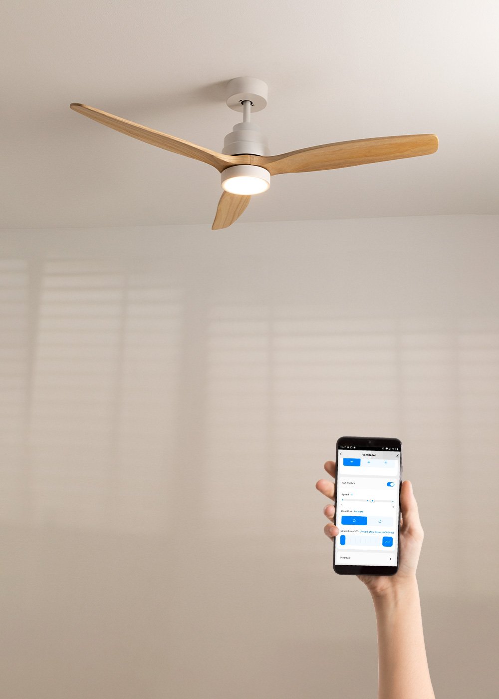 El ventilador de techo con WiFi que mejores valoraciones tiene en  es  compatible con iPhone