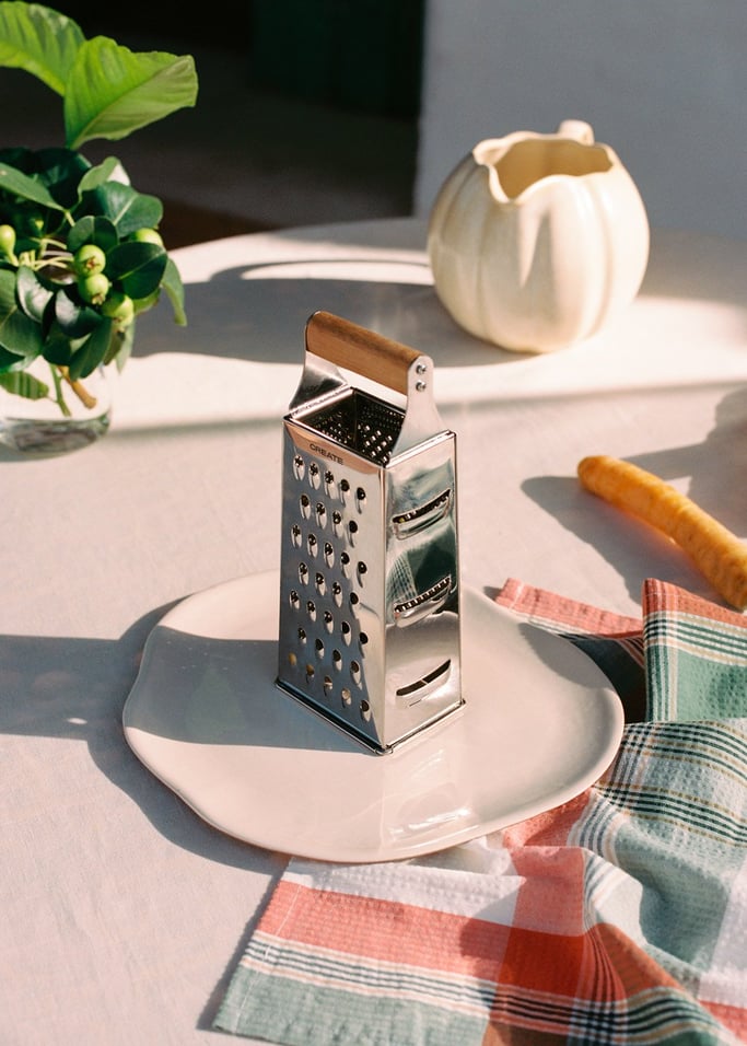 KITCHENWARE ESSENTIALS - Rallador con empuñadura de madera de acacia, imagen de galería 1