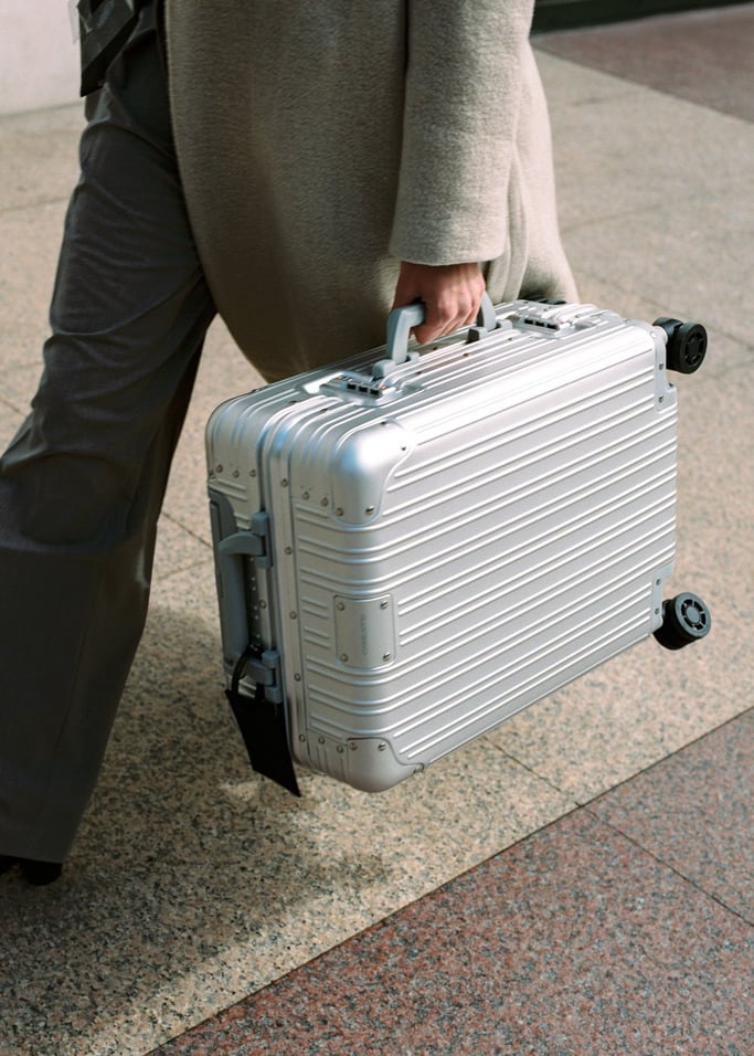 LUGGAGE ALUMINIUM - Maleta rígida de aluminio con doble cierre TSA y ruedas multidireccionales, imagen de galería 7