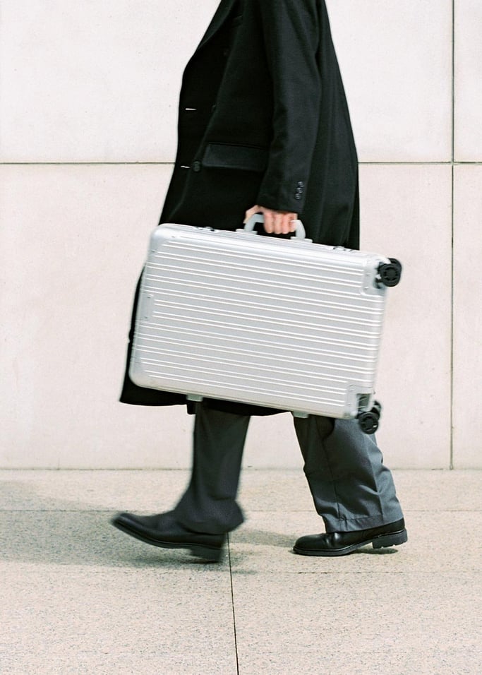 LUGGAGE ALUMINIUM - Maleta rígida de aluminio con doble cierre TSA y ruedas multidireccionales, imagen de galería 9