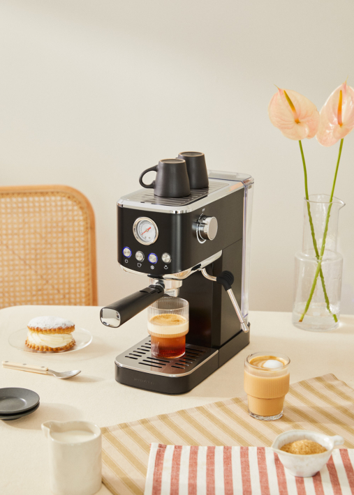 CREATE / POTTS/Machine à café multicapsules express et café moulu Rose / 19 bars, programmable, légère et compacte, réservoir 600ml, système Thermoblock, 1450 W en destockage et reconditionné chez