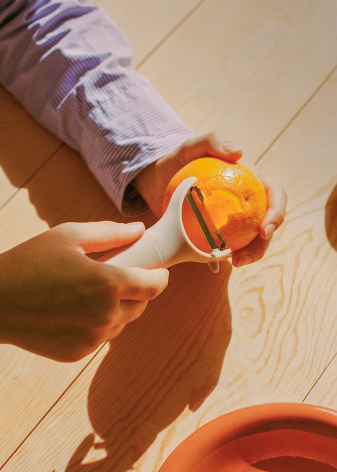 KITCHENWARE STUDIO - Éplucheur fruits et légumes, image de la galerie 2