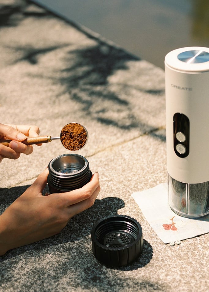 THERA MOVE - Cafetière espresso portable 15 bars pour capsules et café moulu, image de la galerie 6