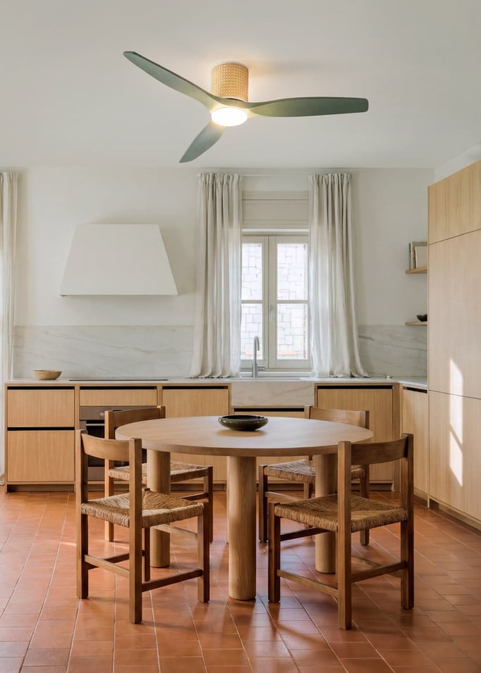 WIND CALM CUSTOM RATTAN - Ventilateur de plafond 40W silencieux Ø132 cm avec éclairage LED dans le corps et la lampe, image de la galerie 1