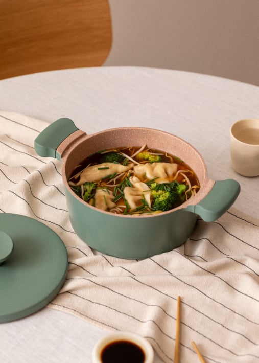 POT STUDIO - Pentola in alluminio fuso con rivestimento in ceramica