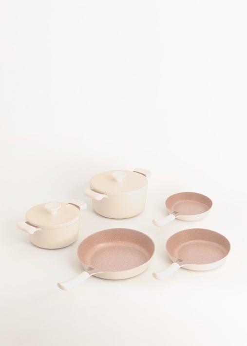 Pentole 2 pentole POT STUDIO e 3 padelle PAN STUDIO in alluminio fuso con rivestimento in ceramica