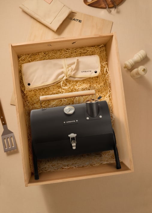 BBQ BOX - Confezione regalo con barbecue a carbone + utensili + grembiule