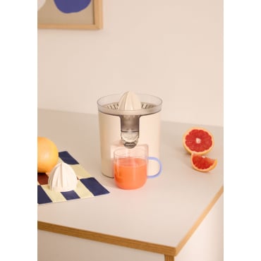 Spremiagrumi Elettrico Centrifugo Da 800W, Nero. Estrae Succo Da Frutta E Verdura. Capacit&agrave; 600ml, Vaso In Acciaio Inox 304 E ABS.