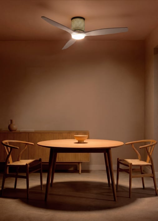 WIND CALM CUSTOM RATTAN - Ventilador de techo 40W silencioso Ø132 cm con luz LED en cuerpo y lámpara
