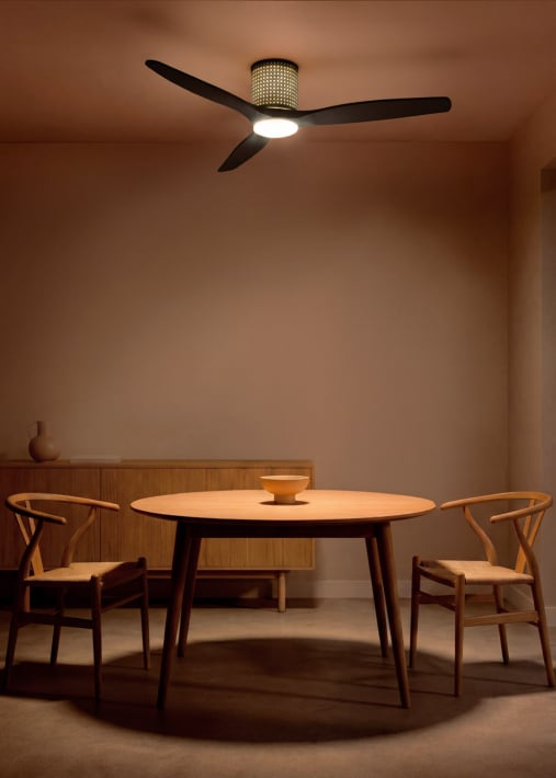WIND CALM CUSTOM RATTAN - Ventilador de techo 40W silencioso Ø132 cm con luz LED en cuerpo y lámpara