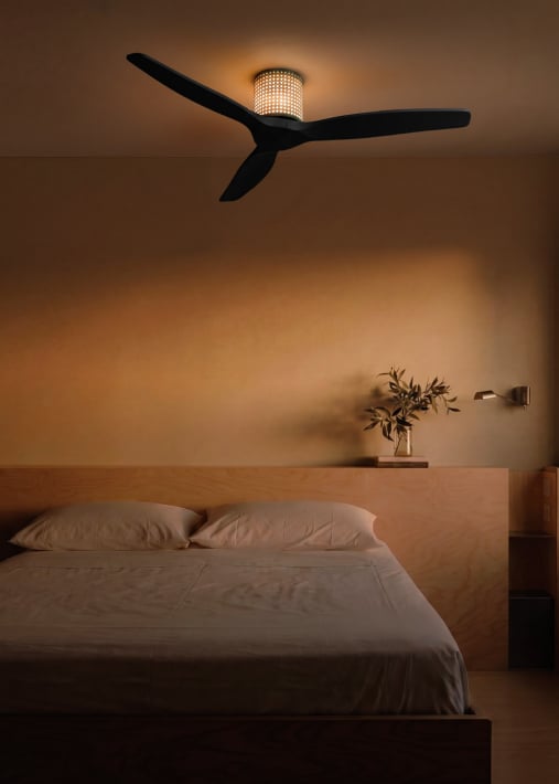 WIND CALM CUSTOM RATTAN - Ventilador de techo 40W silencioso Ø132 cm con luz LED en cuerpo y lámpara