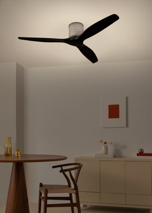 WIND CALM CUSTOM RATTAN - Ventilador de techo 40W silencioso Ø132 cm con luz LED en cuerpo y lámpara