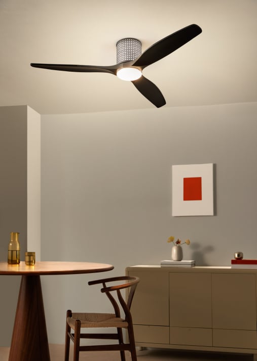 WIND CALM CUSTOM RATTAN - Ventilador de techo 40W silencioso Ø132 cm con luz LED en cuerpo y lámpara