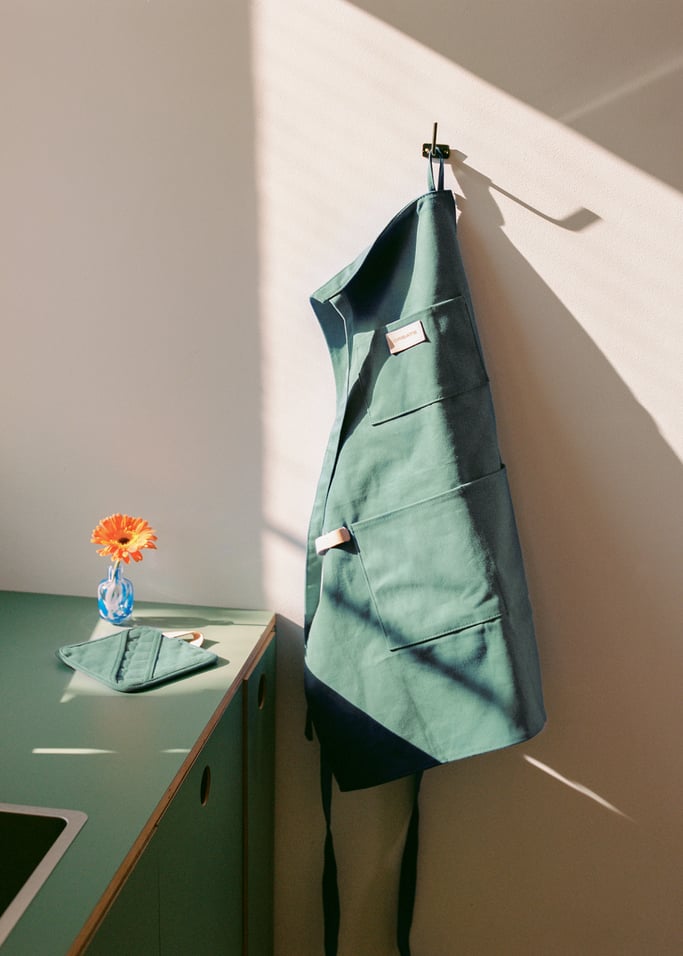 KITCHENWARE STUDIO - Pack di grembiule da cucina e guanto da forno, Immagine di galleria 1