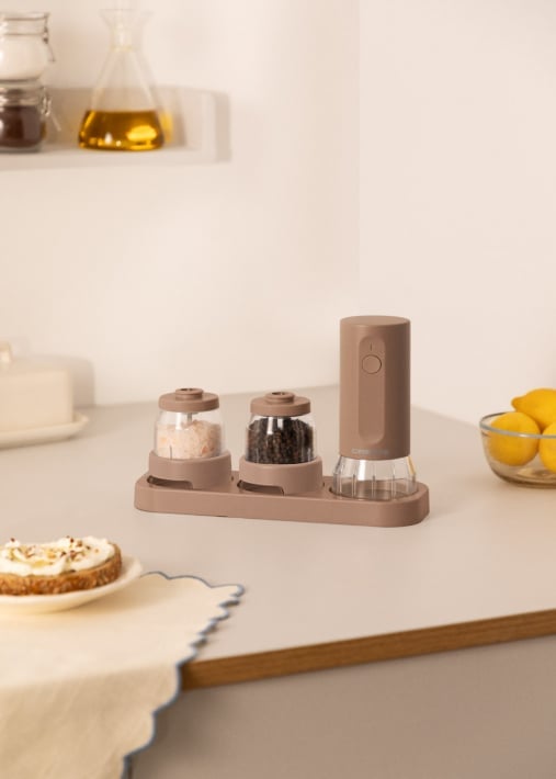 Acquista SPICE GRINDER STUDIO PRO - Macina spezie elettrico con contenitori intercambiabili