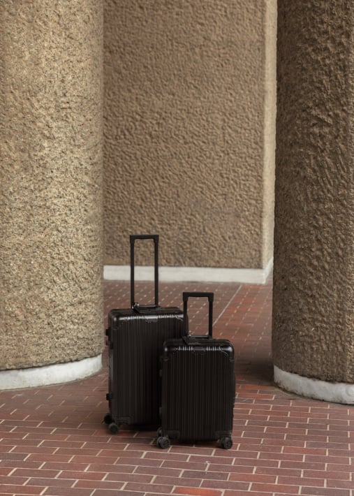 LUGGAGE ALUMINIUM - Harde aluminium koffer met TSA-slot en multidirectionele wielen