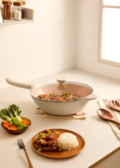 Kopen WOK STUDIO - Wok van gegoten aluminium met keramische coating