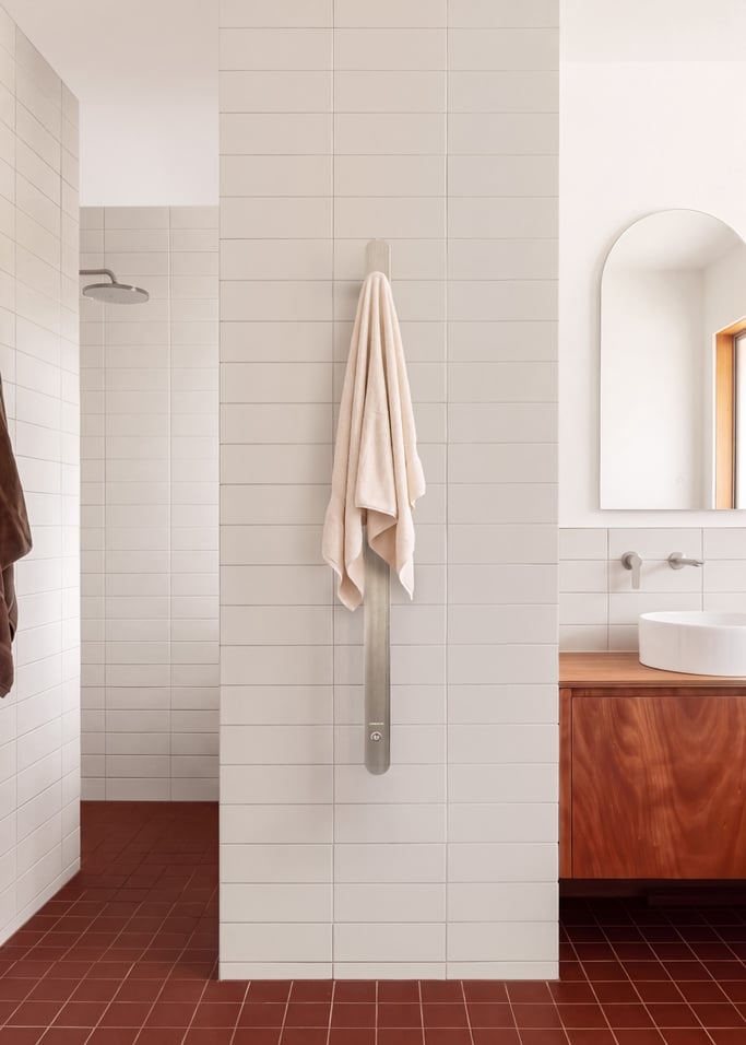 WARM TOWEL TUBE OVAL - Elektrische handdoekhouder 40 W, afbeelding van de galerij 1