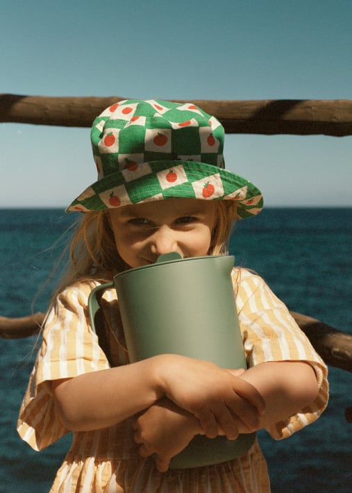 KITCHENWARE OUTDOOR ECO - Zestaw składający się z dzbanka 2 l i 4 szklanek o pojemności 500 ml