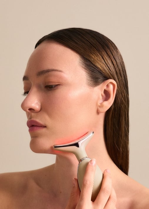 SKINCARE CONTOUR 4 in 1 - Urządzenie ujędrniające 4 w 1 do szyi i twarzy z EMS i fototerapią LED