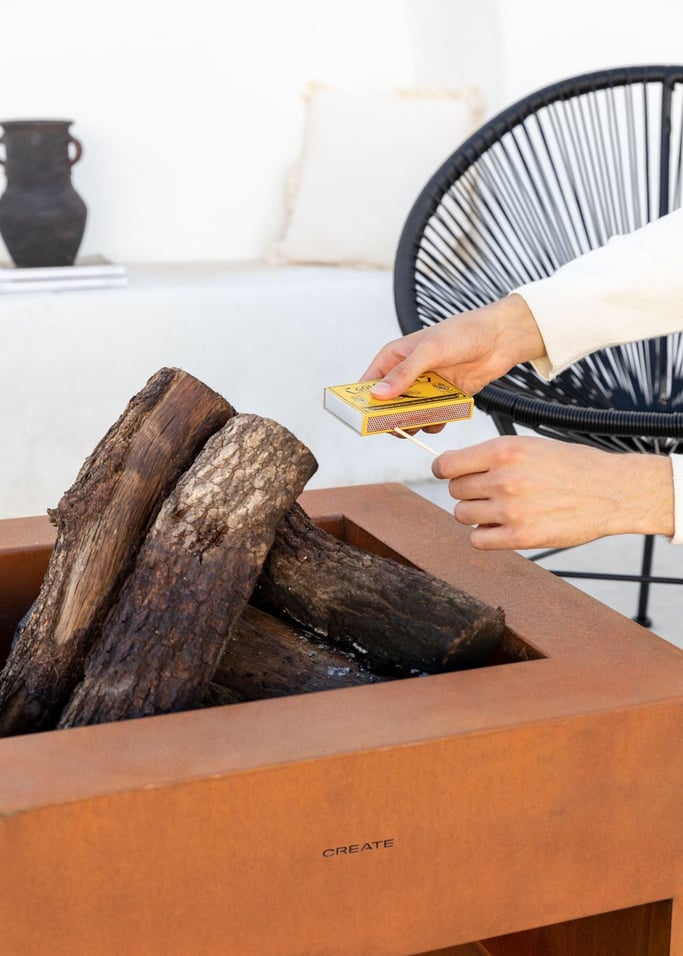 FIRE PIT CUBE - Kwadratowe palenisko ogrodowe ze stali Corten, obraz z galerii 3