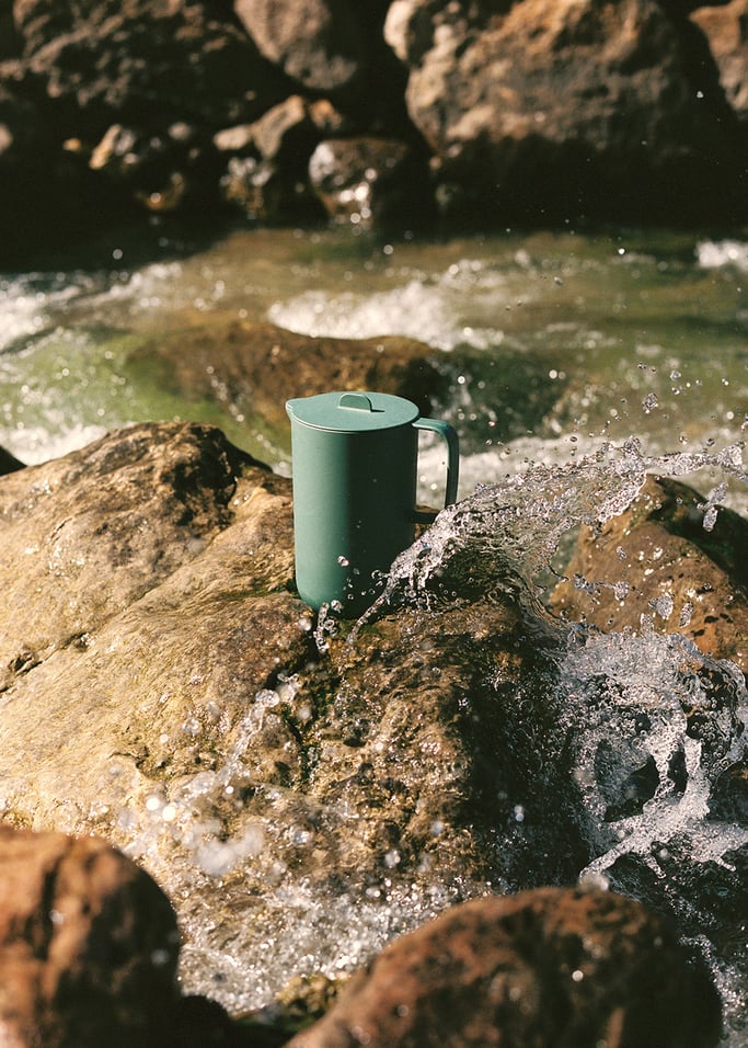 KITCHENWARE OUTDOOR ECO - Zestaw składający się z dzbanka 2 l i 4 szklanek o pojemności 500 ml, obraz z galerii 6