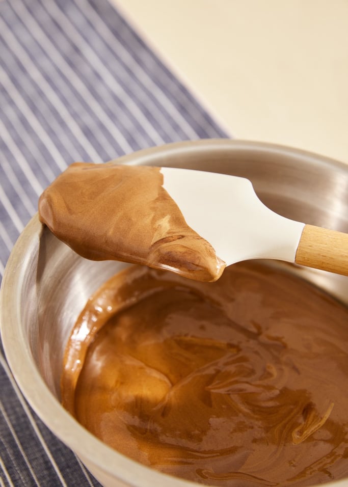 KITCHENWARE STUDIO - Zestaw akcesoriów kuchennych wykonanych z silikonu e drewna, obraz z galerii 3