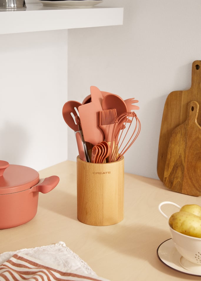 KITCHENWARE STUDIO - Zestaw akcesoriów kuchennych wykonanych z silikonu e drewna, obraz z galerii 1