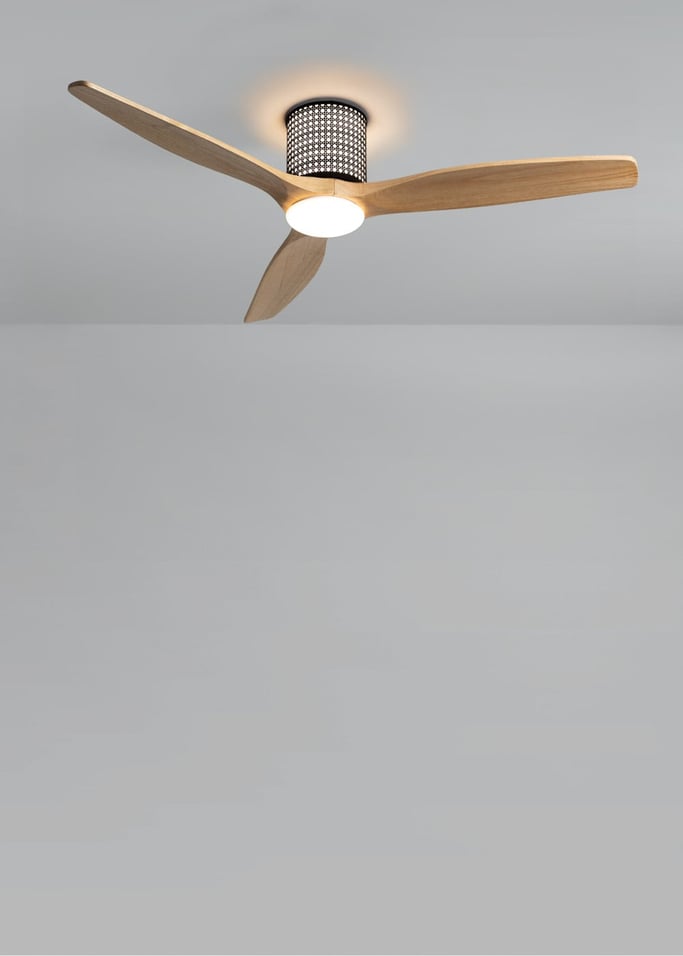 WIND CALM CUSTOM RATTAN - Wentylator sufitowy 40W cichy Ø132 cm z oświetleniem LED w korpusie i lampie, obraz z galerii 3