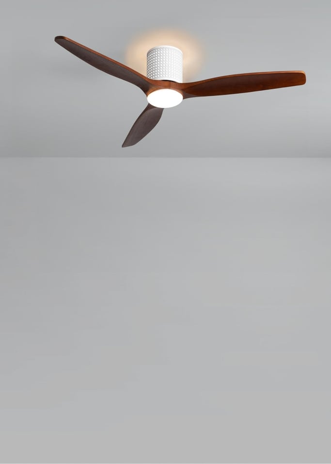 WIND CALM CUSTOM RATTAN - Wentylator sufitowy 40W cichy Ø132 cm z oświetleniem LED w korpusie i lampie, obraz z galerii 3