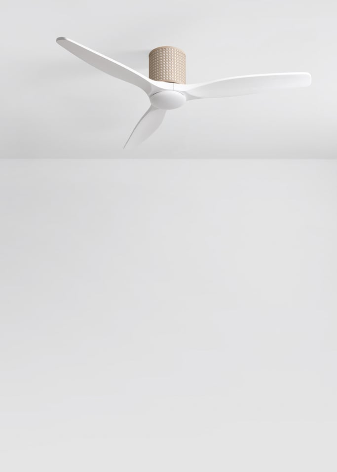 WIND CALM CUSTOM RATTAN - Wentylator sufitowy 40W cichy Ø132 cm z oświetleniem LED w korpusie i lampie, obraz z galerii 2