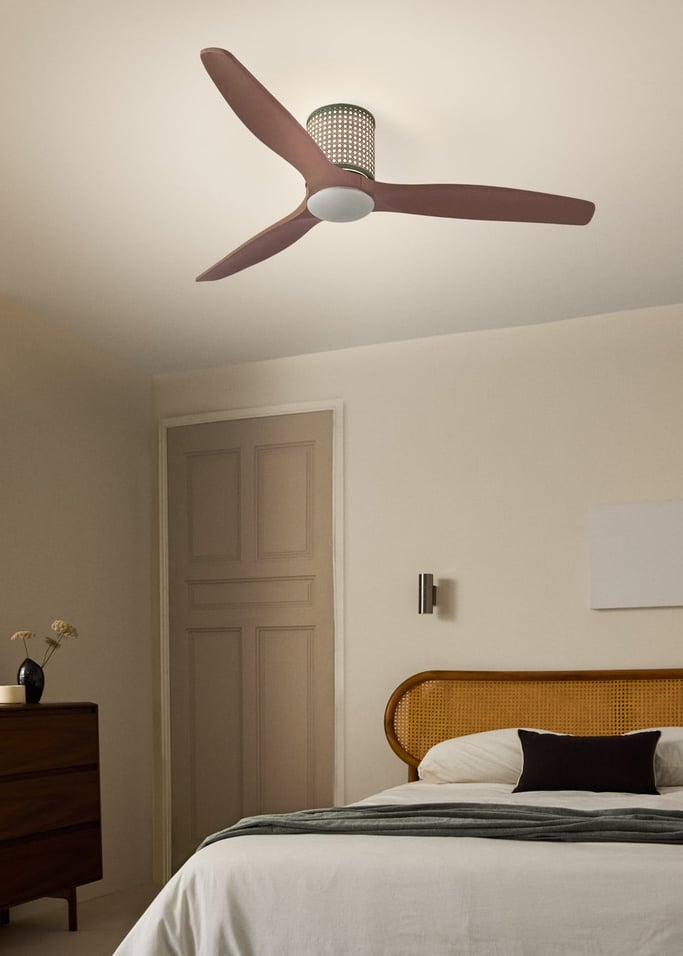 WIND CALM CUSTOM RATTAN - Wentylator sufitowy 40W cichy Ø132 cm z oświetleniem LED w korpusie i lampie, obraz z galerii 2