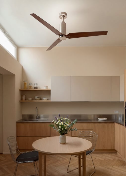 WIND FORMA - Ventoinha de teto silenciosa 45 W Ø152 cm com luz ambiente opcional