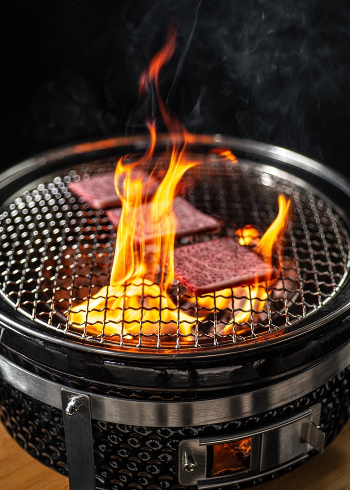 BBQ KAMADO HIBACHI - Churrasqueira redonda com grill e chapa, imagem da galeria 2