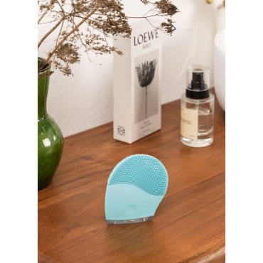 FACE WAVE - Silicone facial brush and sonic massager Pastel blue