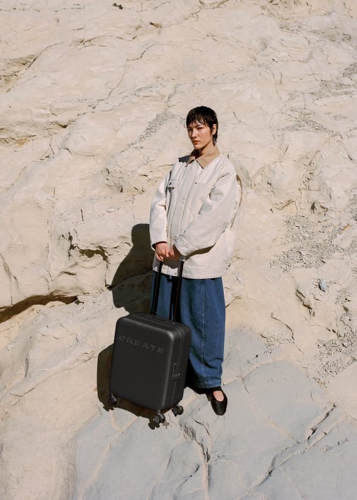 LUGGAGE STUDIO - Rigid polycarbonate suitcase with TSA lock and multidirectional wheels