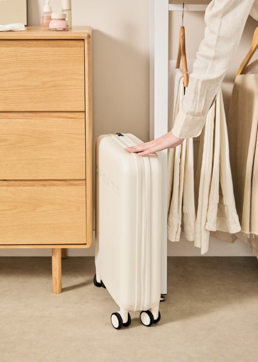 LUGGAGE STUDIO FOLDABLE - Foldable rigid cabin suitcase made of polycarbonate with TSA Lock and multidirectional wheels