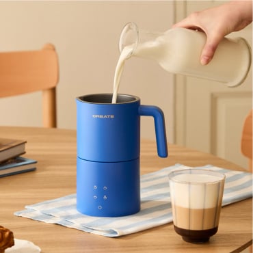 MILK FROTHER STUDIO PRO - Dishwasher-safe milk frother and warmer Cobalt