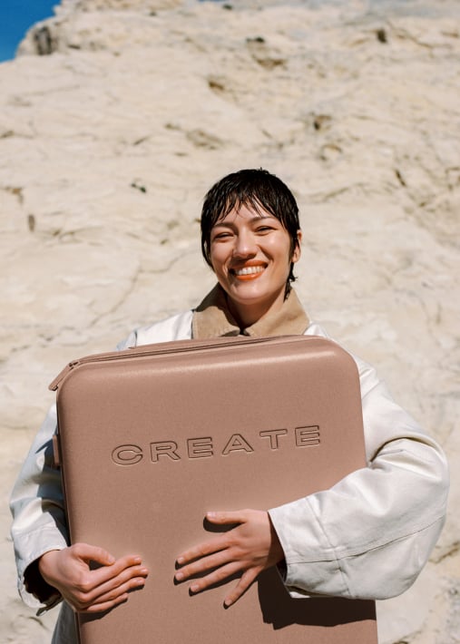 LUGGAGE STUDIO - Rigid polycarbonate suitcase with TSA lock and multidirectional wheels