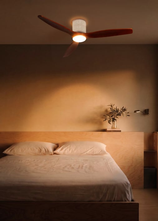 WIND CALM CUSTOM RATTAN - Ceiling fan 40W silent Ø132 cm with LED light in body and lamp
