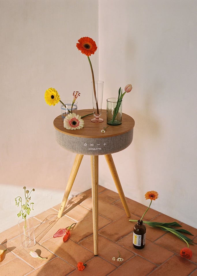 SPEAKER TABLE 360 - Speaker table with 360º omnidirectional sound, bluetooth and wireless charging, gallery image 1
