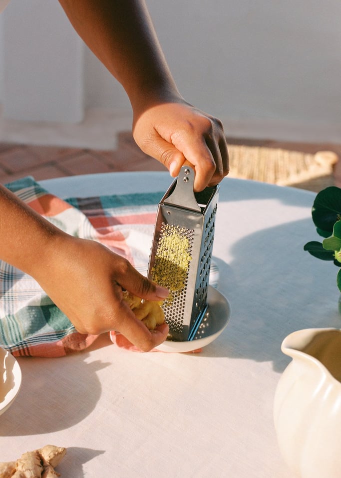 KITCHENWARE ESSENTIALS - Grater with acacia wood handle, gallery image 3