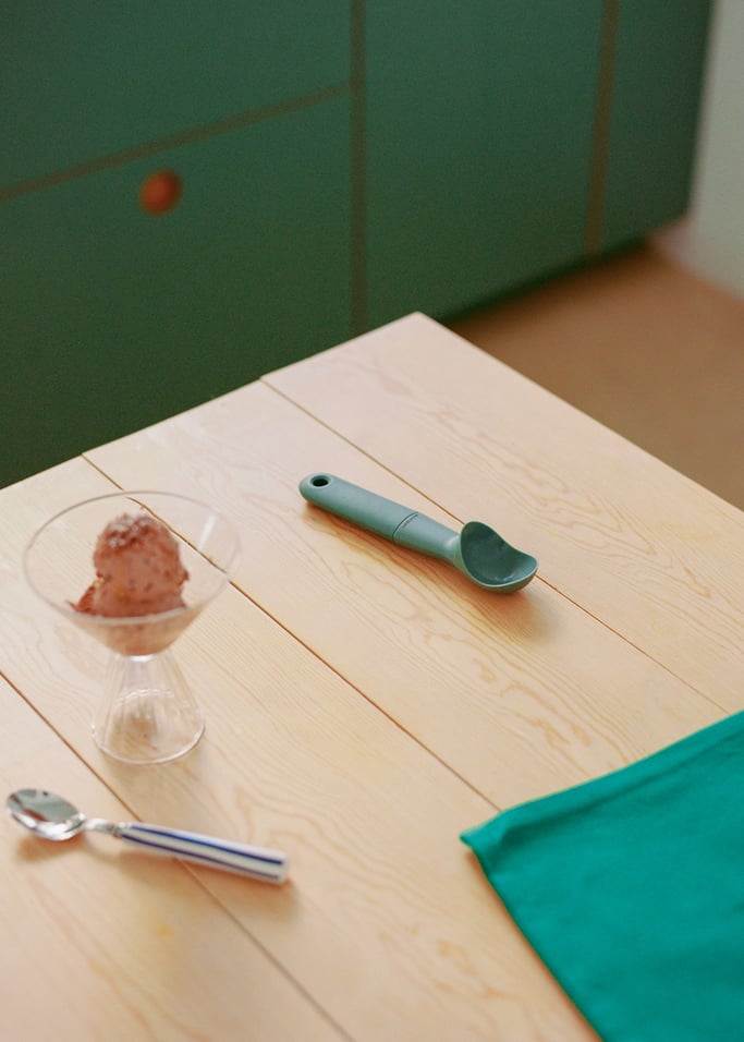 KITCHENWARE STUDIO - Ice cream scoop, gallery image 2