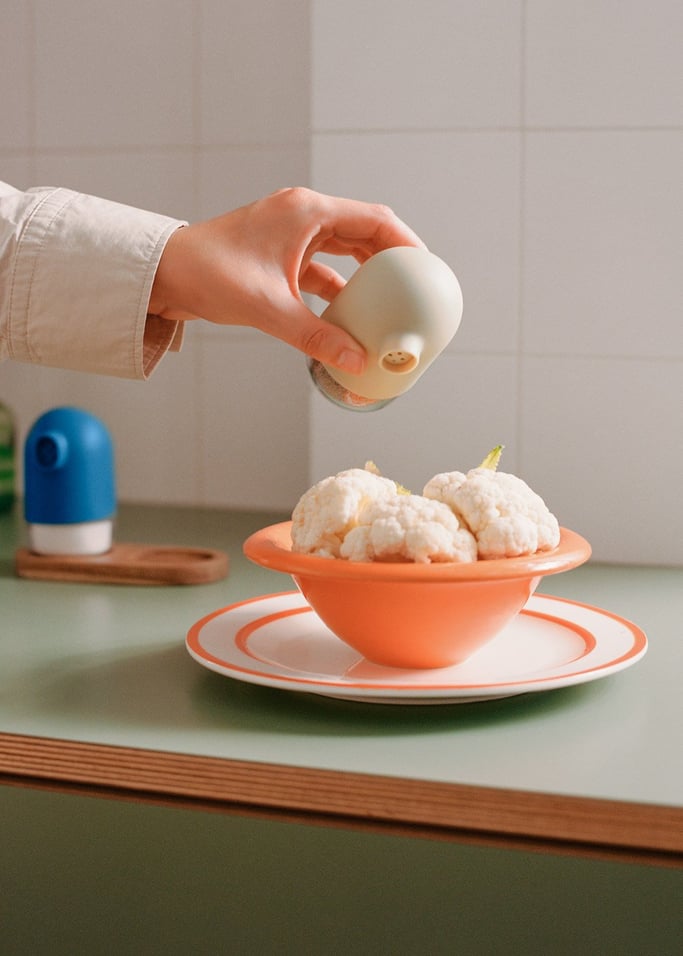 KITCHENWARE STUDIO - Salt and pepper shakers with base, gallery image 3