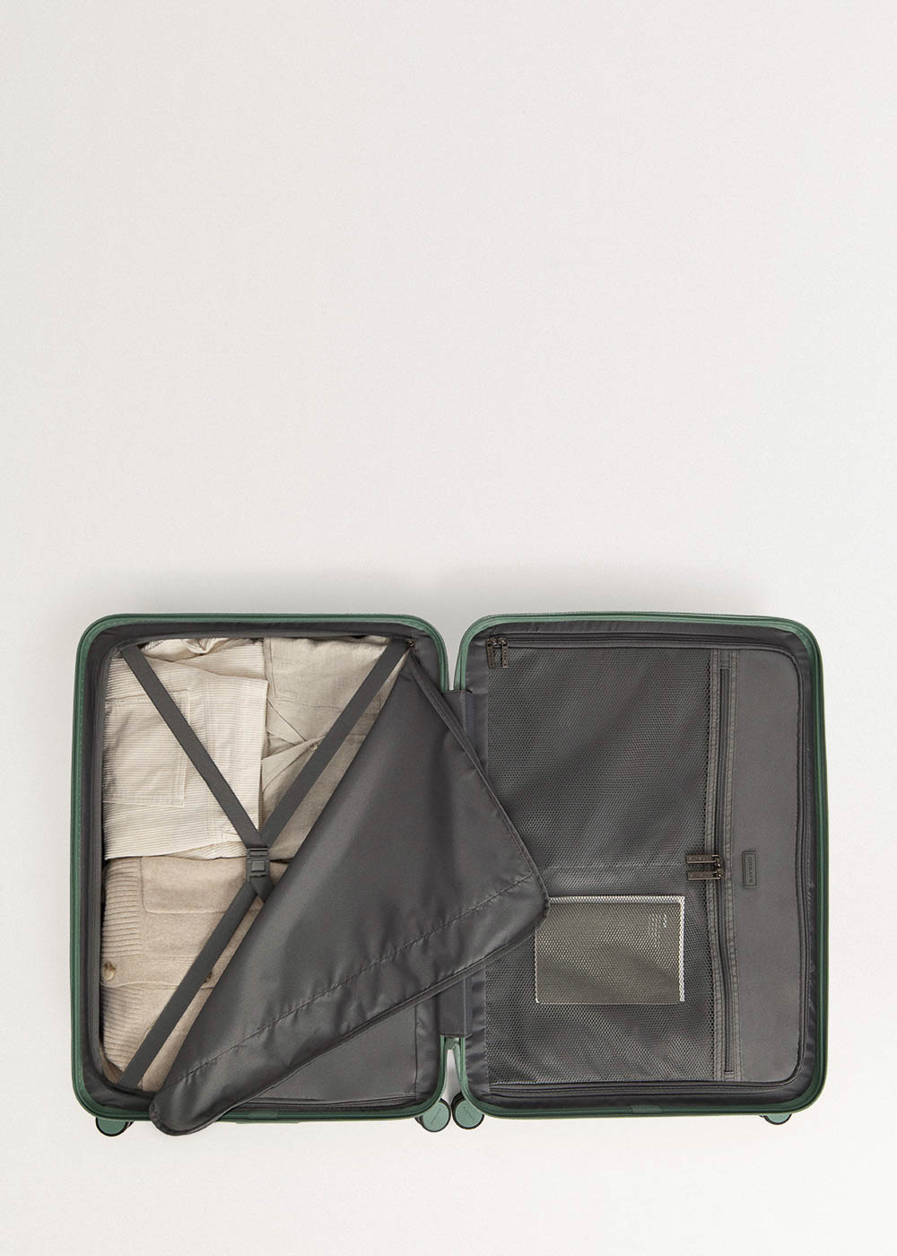 Rigid polycarbonate suitcase with TSA lock and multidirectional wheels ...