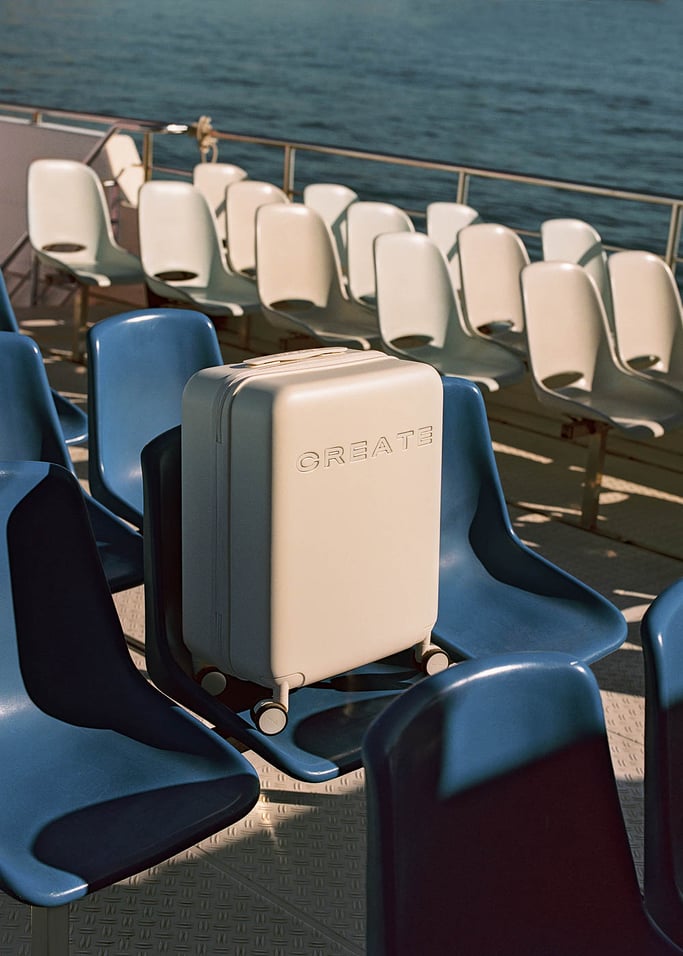 LUGGAGE STUDIO - Rigid polycarbonate suitcase with TSA lock and multidirectional wheels, gallery image 6